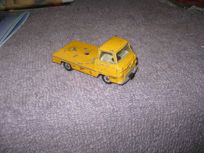 THAMES TRUCK Carousel 1