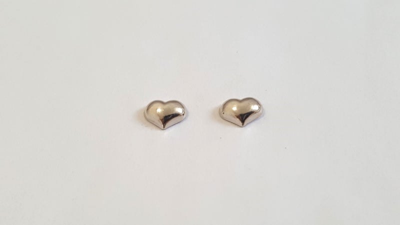 An Elegant And Simple Pair Of 18 CT White Gold Heart Stud Earrings Carousel 1