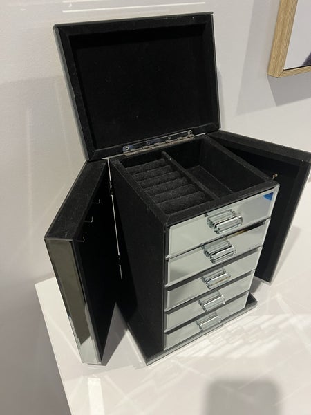 Mirror Jewellery Box Carousel 1