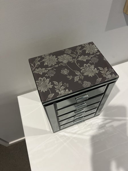 Mirror Jewellery Box Carousel 4