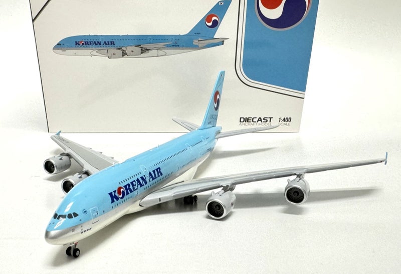 Korean Air A380-800 1:400 diecast metal Carousel 1