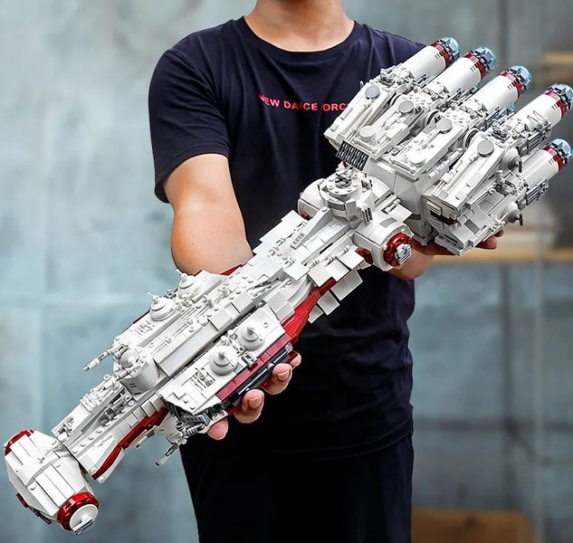 Blockade Runner Corvette Tantive IV UCS - 2905 pieces - MouldKing: Space Carousel 2