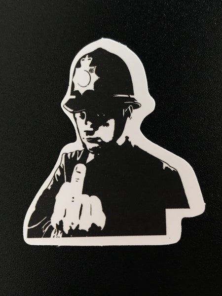 ** BANKSY ART ** 1 x Sticker - Policeman Pulling Finger (5cm) Carousel 1
