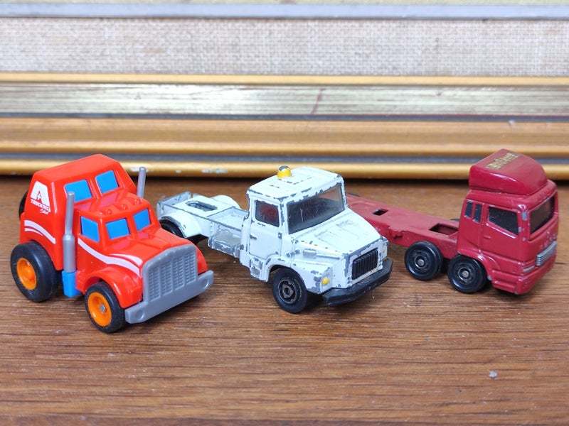 Mitsubishi FUSO, Scania Truck, Pull-back Slick Rig | Maisto, Majorette, Tomica Carousel 1