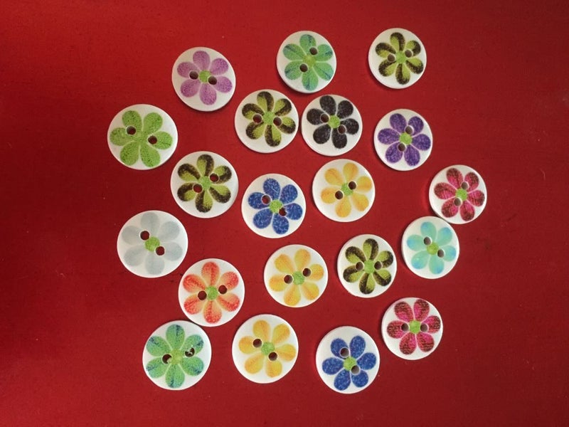 Buttons 20 x 15mm Flower Carousel 1