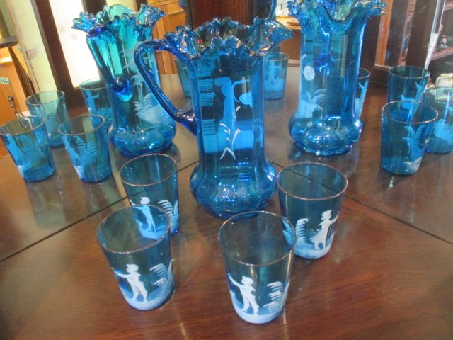 BLUE GLASS MARY GREGORY DRINKS SET. JUG + 4 GLASSES. HANDPAINTED Carousel 7