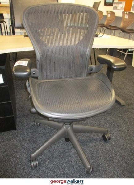 PR5382 - Grey Herman Miller Aeron Office Chair Carousel 1