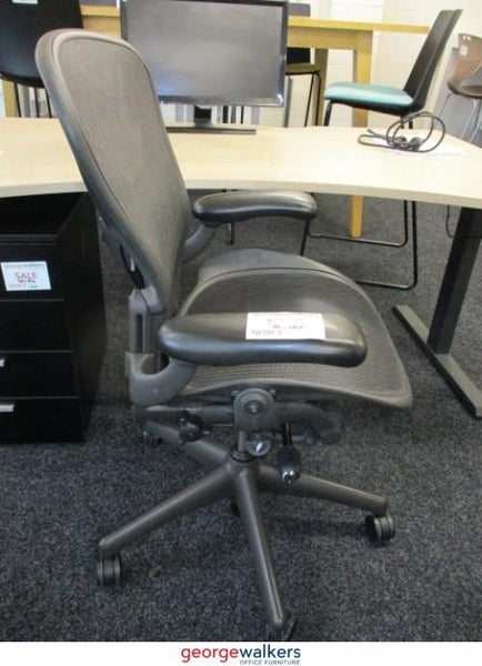 PR5382 - Grey Herman Miller Aeron Office Chair Carousel 4