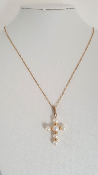 A Lovely 9ct Gold Pearl Cross And Chain Carousel 4