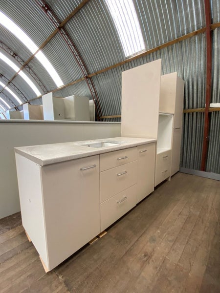 Recycled Galley Kitchen #3759 Carousel 2