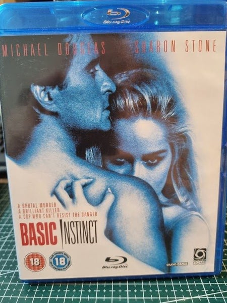 BASIC INSTINCT Carousel 1