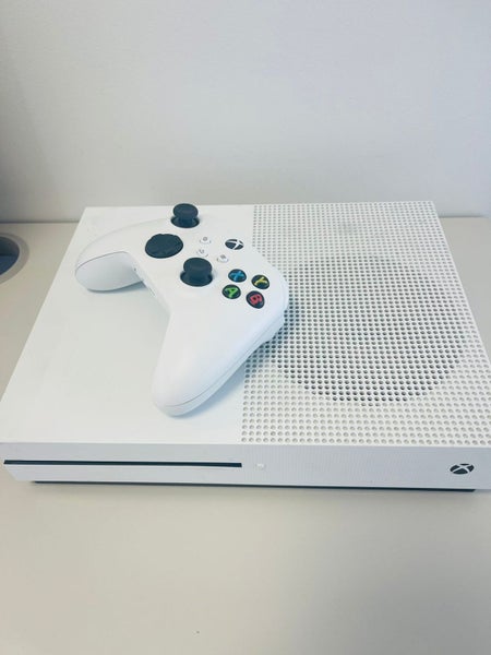 Xbox One S 1TB Carousel 1
