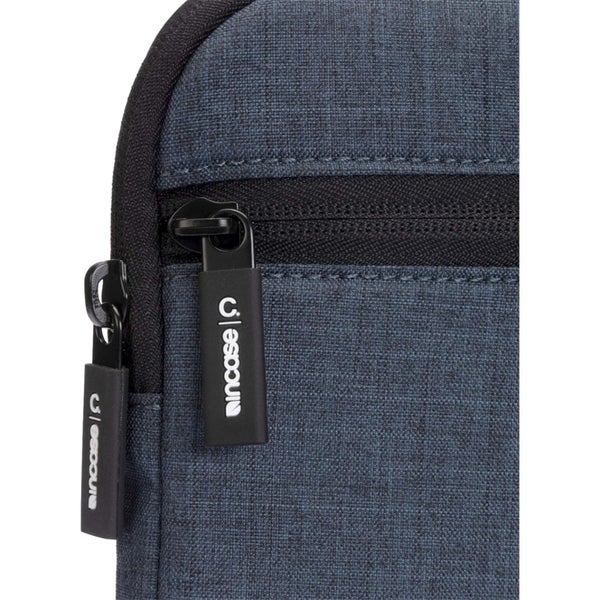 Incase Carry Zip Brief Carry Bag for 13"-14" Laptops - Navy [INOM100631-NVY] Carousel 4