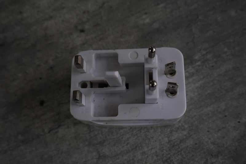 Samsonite Universal Adapter INTERNATIONAL TRAVEL ADAPTER WITH SURGE PROTECTOR Carousel 2