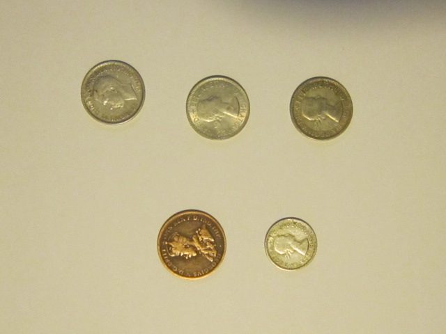 AUSTRALIAN COINS Carousel 1