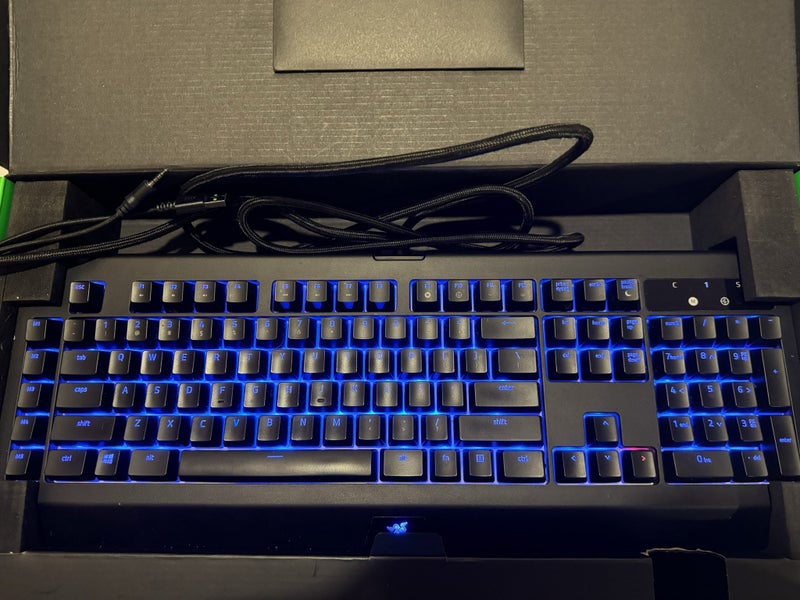 Razer Razer Blackwidow Chroma V2 - Orange Switch (Tactile and Silent) Carousel 1