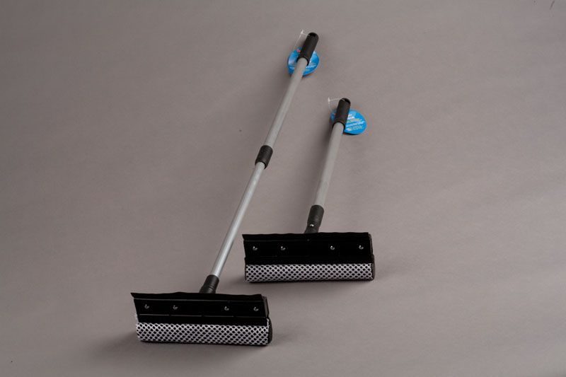 Squeegie With Extendable Handle (Set Of 3) Carousel 1