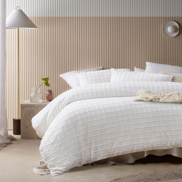 Vintage Design Homewares Parquet White Polyester Cotton Quilt Cover Set Carousel 1