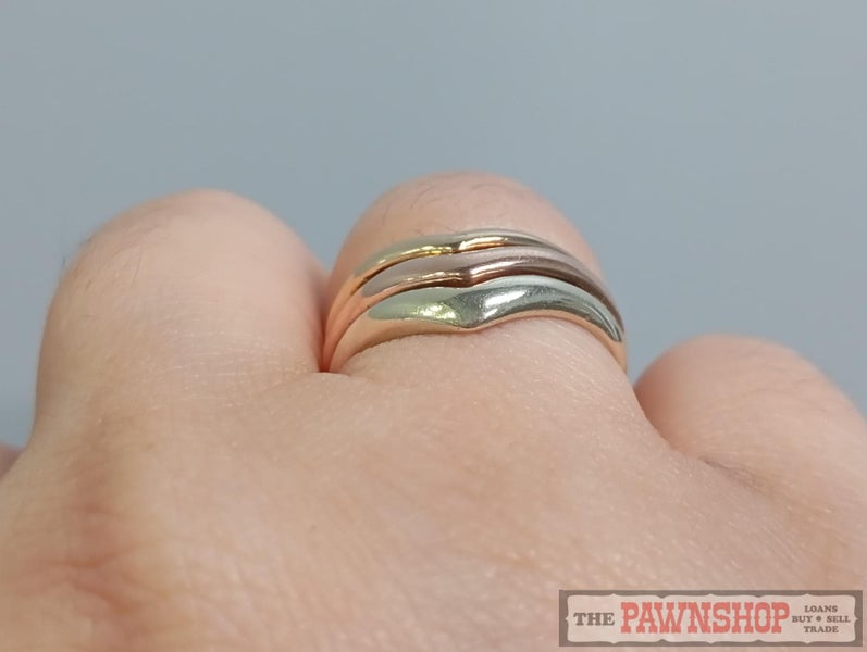 V Shaped Tri-color Ring in 9ct Gold Carousel 9