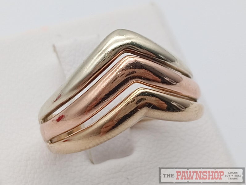 V Shaped Tri-color Ring in 9ct Gold Carousel 2