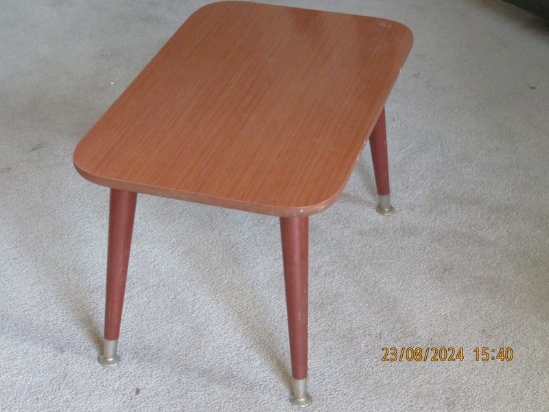 retro side table Carousel 2