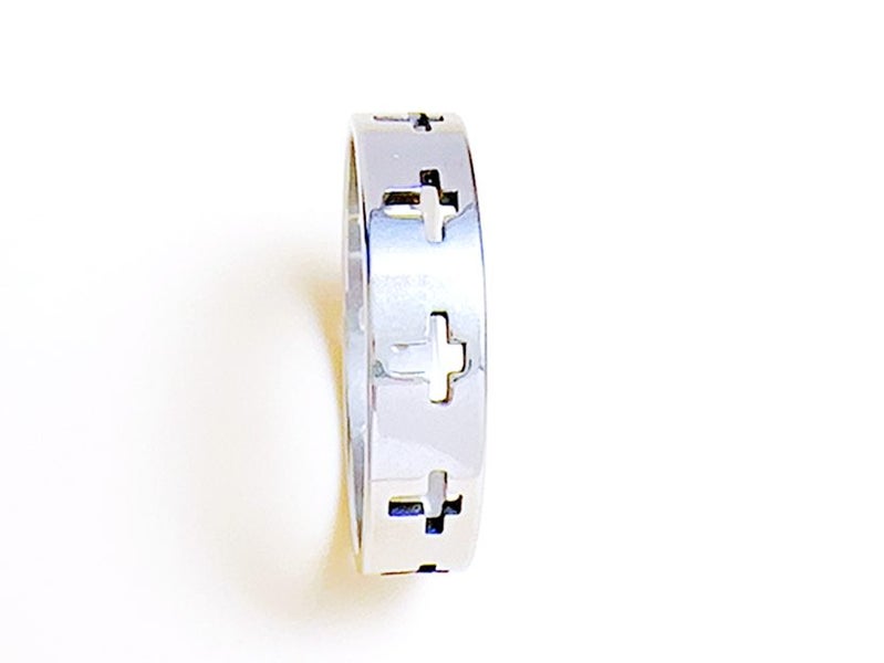 Hollow Cross Design Stainless Steel Ring Carousel 2