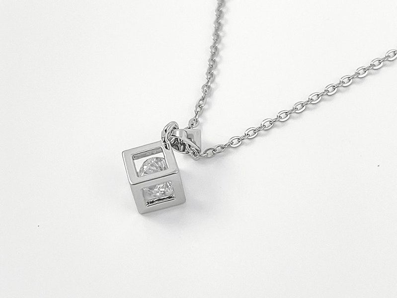 Zirconia Delicate Pendant White Gold Necklace Carousel 2