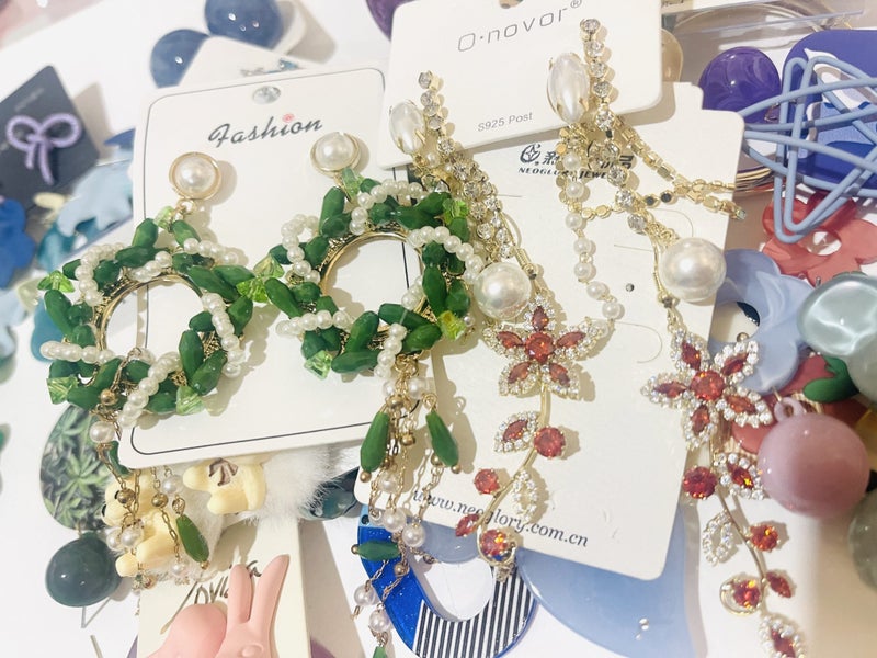 bulk lots of jewelry earrings brand new Carousel 1