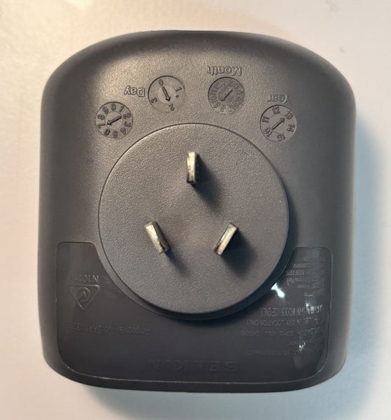 Belkin Pro Series 1-Way Surge Protector with Audible Alarm (Wall Socket) Carousel 4