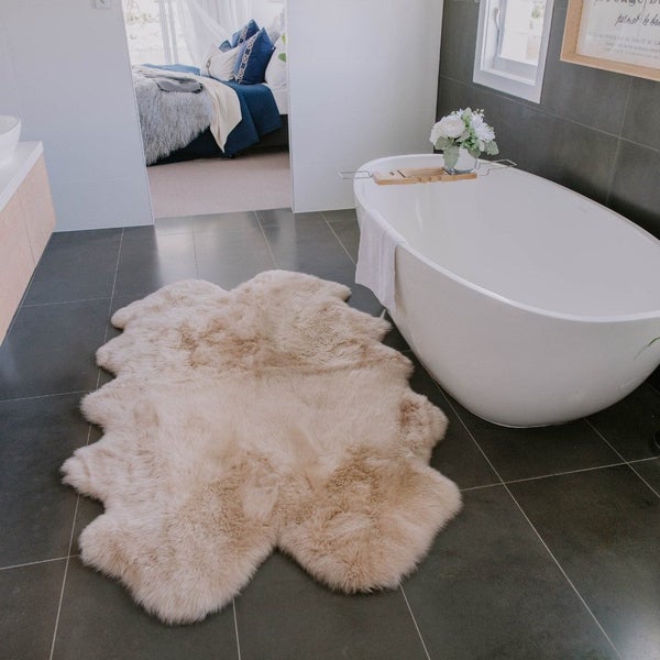 Luxury Quarto Sheepskin Rug Carousel 1