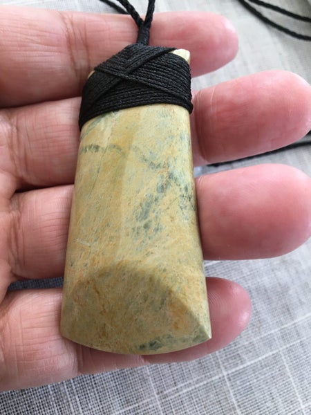 Flower Jade Necklace NZ Greenstone 24042203 Carousel 2