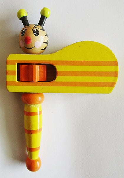Bee wooden rattle Carousel 1