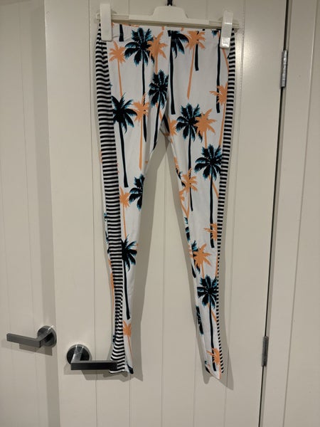 Ladies tights label Roxy $1 reserve Carousel 1