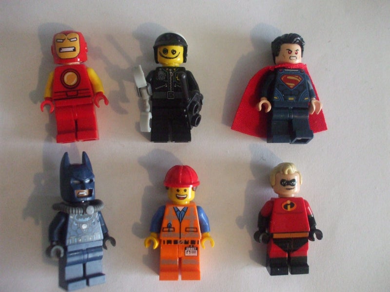 Bulk Collectible Lego Minifigures Carousel 1