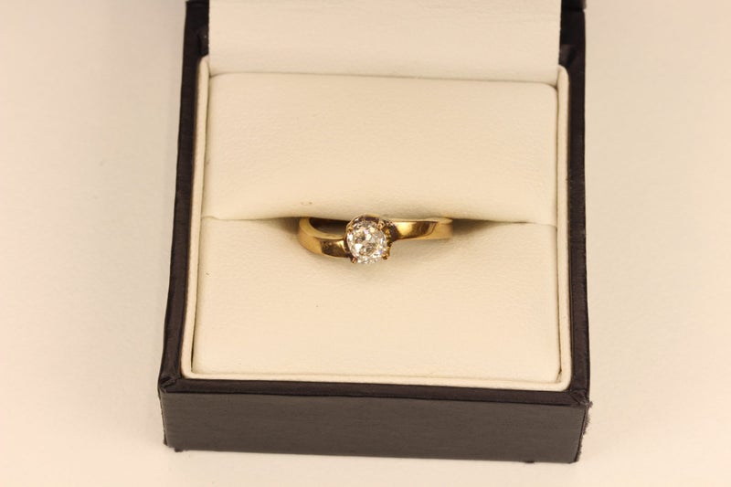 0.40CT Antique 9ct Diamond ring Carousel 1