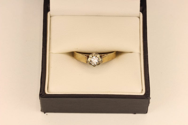Vintage 9ct Diamond ring Carousel 1