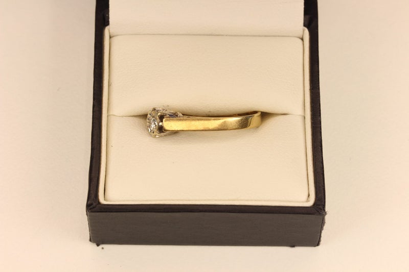 Vintage 9ct Diamond ring Carousel 2