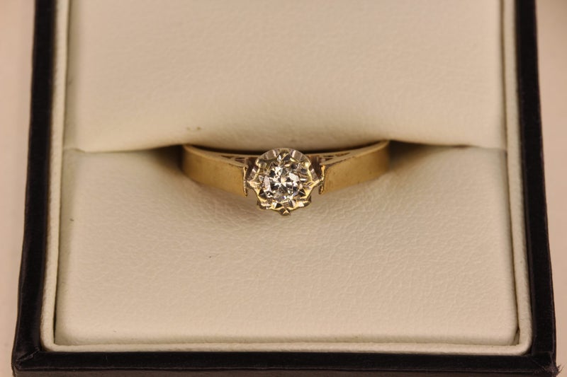 Vintage 9ct Diamond ring Carousel 9