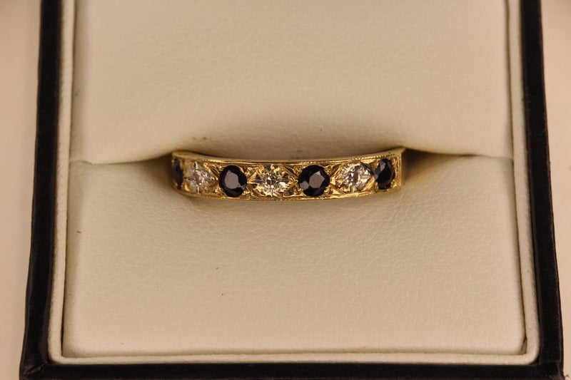 Vintage 9ct Sapphire & Diamond ring Carousel 8