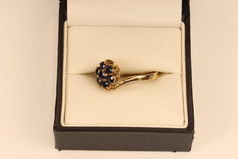 9ct Sapphire ‘Flower’ ring Carousel 2