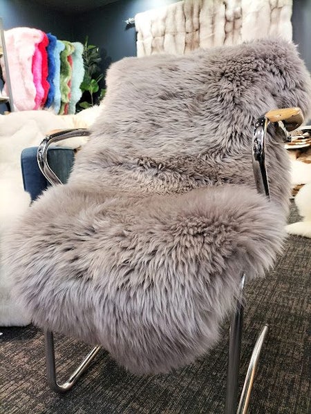 100% New Zealand Made Genurin Large Sheepskin Rug -- Light Grey Carousel 2