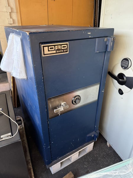 Lord 50 Series Jewelley / Bank Safe Carousel 1