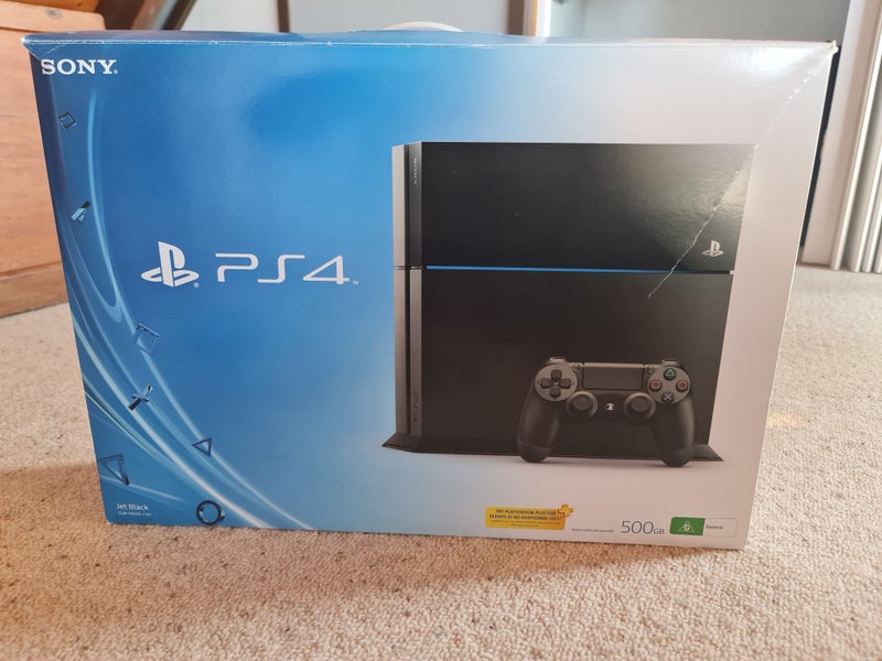 Playstation 4 plus 2 Games Carousel 1