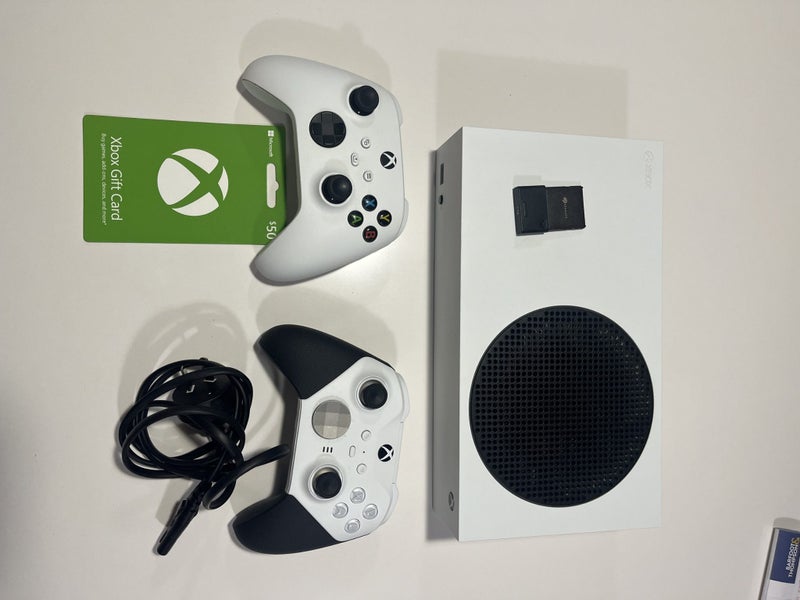 Xbox Series S plus Extras Carousel 1