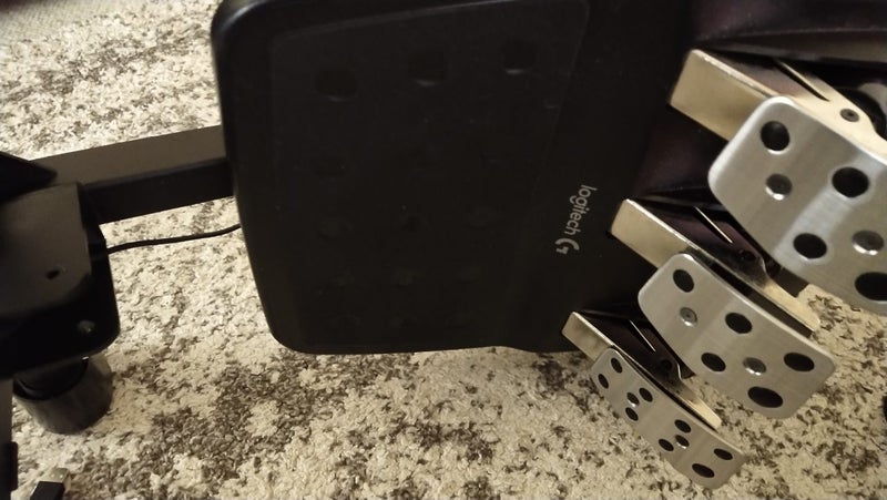 Bulk sale sim, shifter, wheel, pedals Logitech and playmax Carousel 6