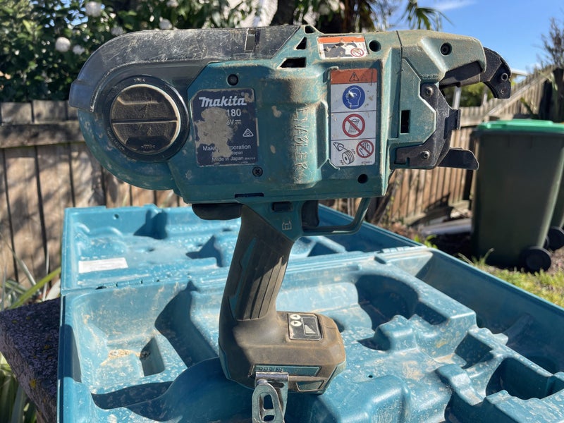 Makita 18V Rebar Tying Tool DTR180ZK BL LXT Carousel 2