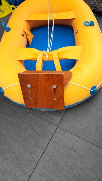 Heavy Duty Inflatable Boat/Dinghy + Oars Carousel 5