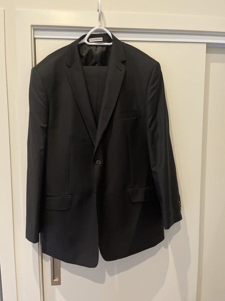 Roman Daniel’s Black Suit Carousel 2