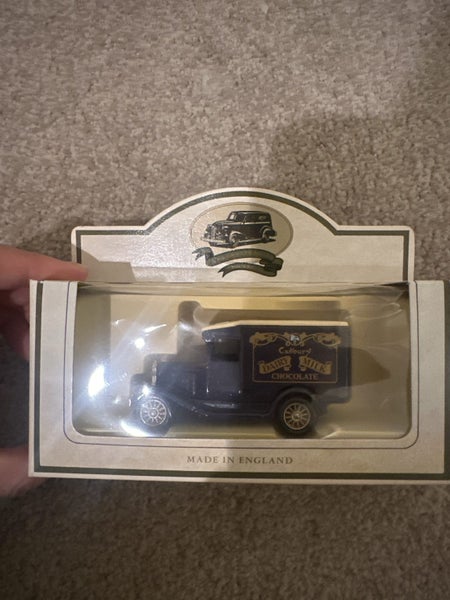 Lledo lot x 4 Diecast Newspaper Vans Carousel 2