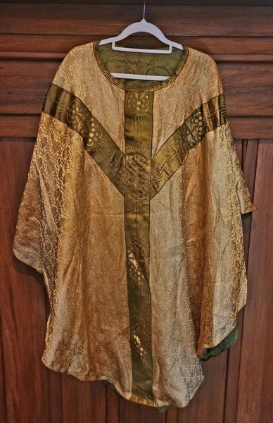 Spectacular Vintage Gold Chasuble! Carousel 2